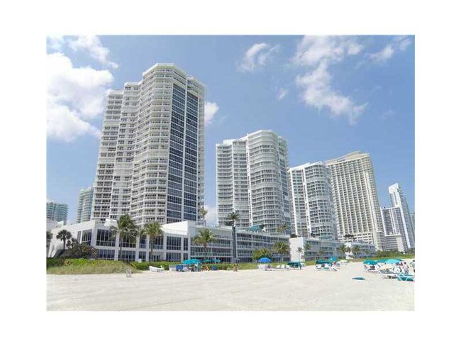 Building Photo - 16445 Collins Ave