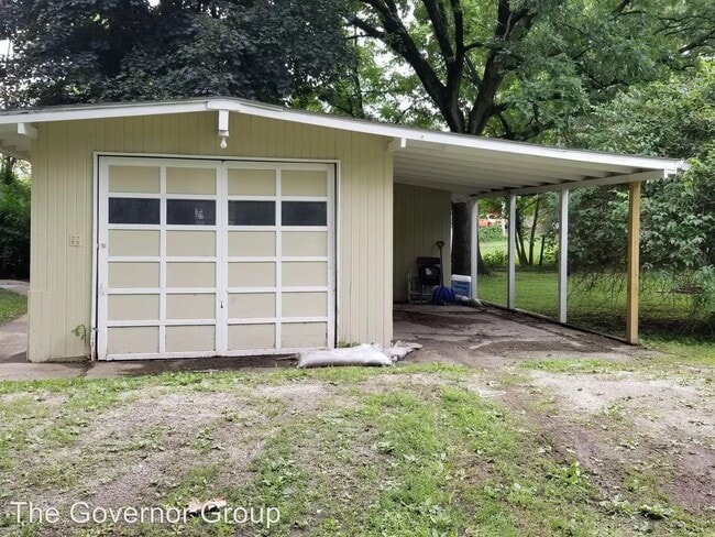 Photo - 2 Bedroom/1 Bathroom in Iowa City - East Side House