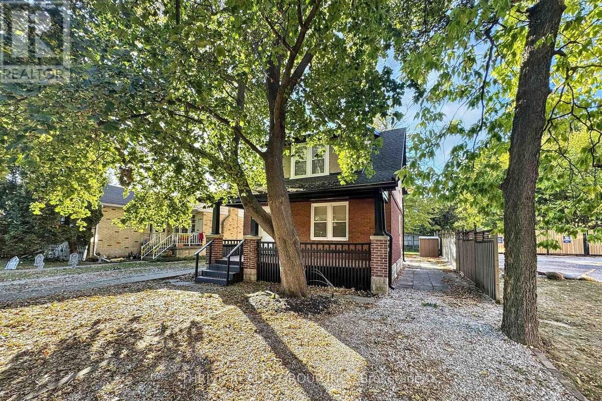 Primary Photo - 5 Beechwood Pl