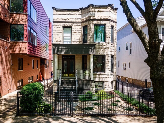 Foto del edificio - 1252 W Carmen Ave