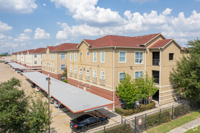 Foto del edificio - Wilcrest Garden Condominiums