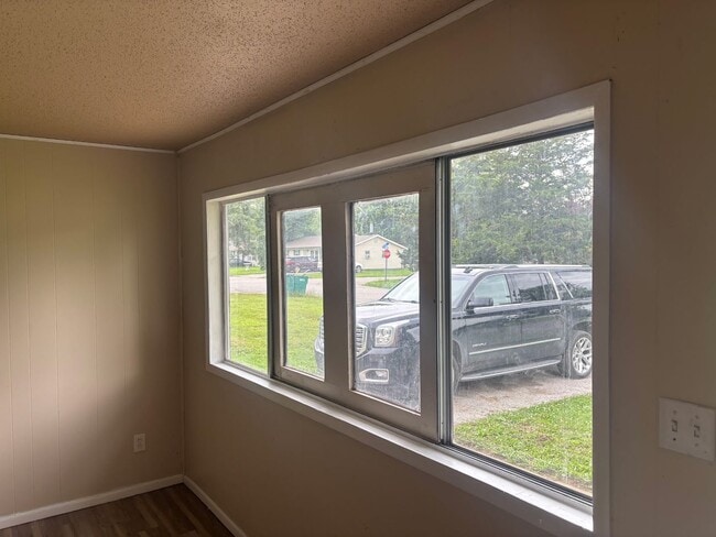 Foto del edificio - Spacious 3BD/1BA