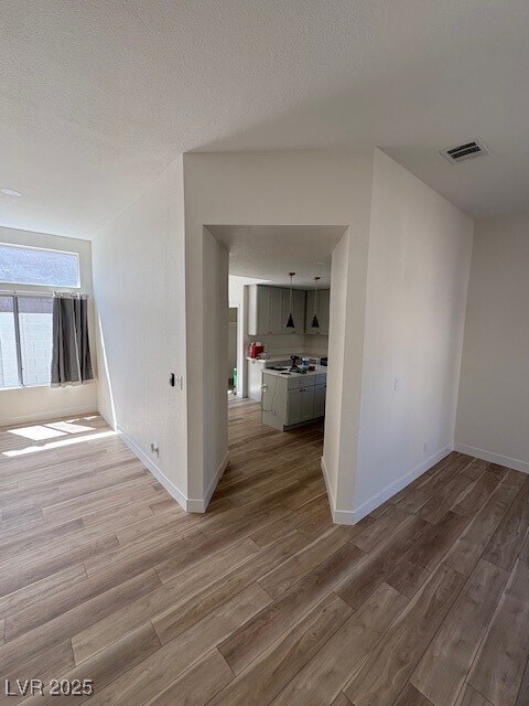 Foto del edificio - 6413 Morley Ave