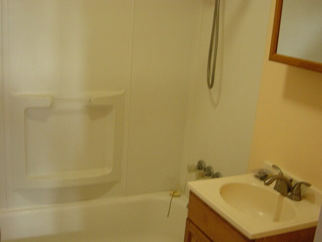 Foto del edificio - 247 Smith Rd