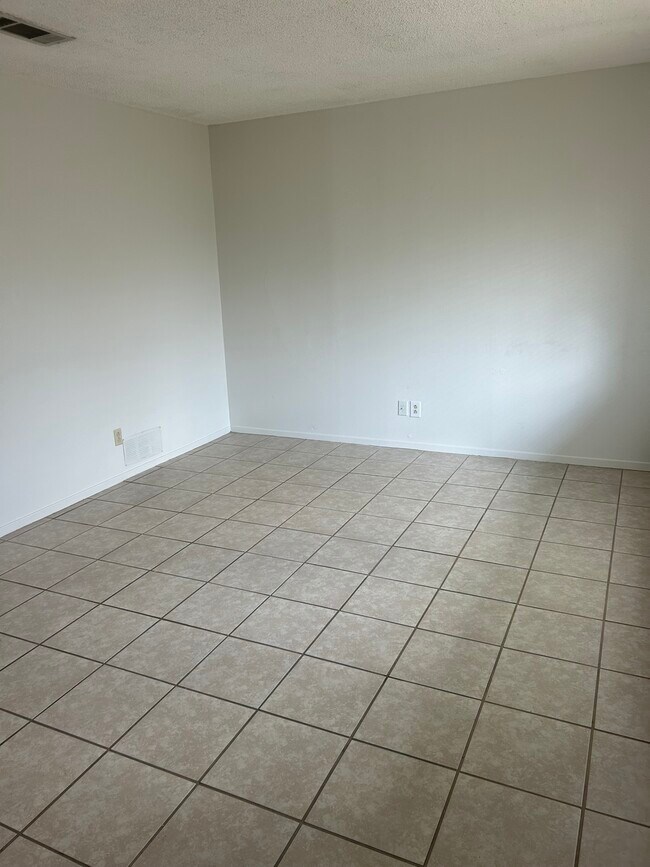 Foto del edificio - 1307 Willow Springs Rd