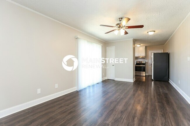 Foto del edificio - 3 Bedroom Pet-Friendly Home in MURFREESBORO, TN with Main Street Renewal