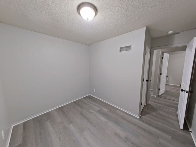Building Photo - Lovely 3 bedroom/1.5 bath home with one car garage and finished basement.