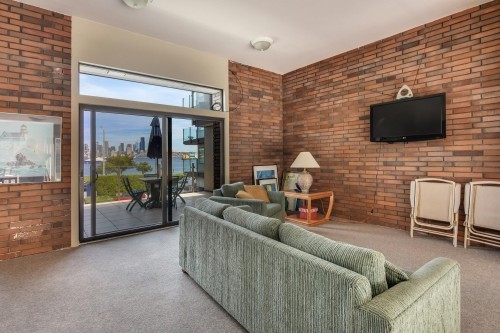 Building Photo - Harbor Park Condominiums - 2 bedrooms