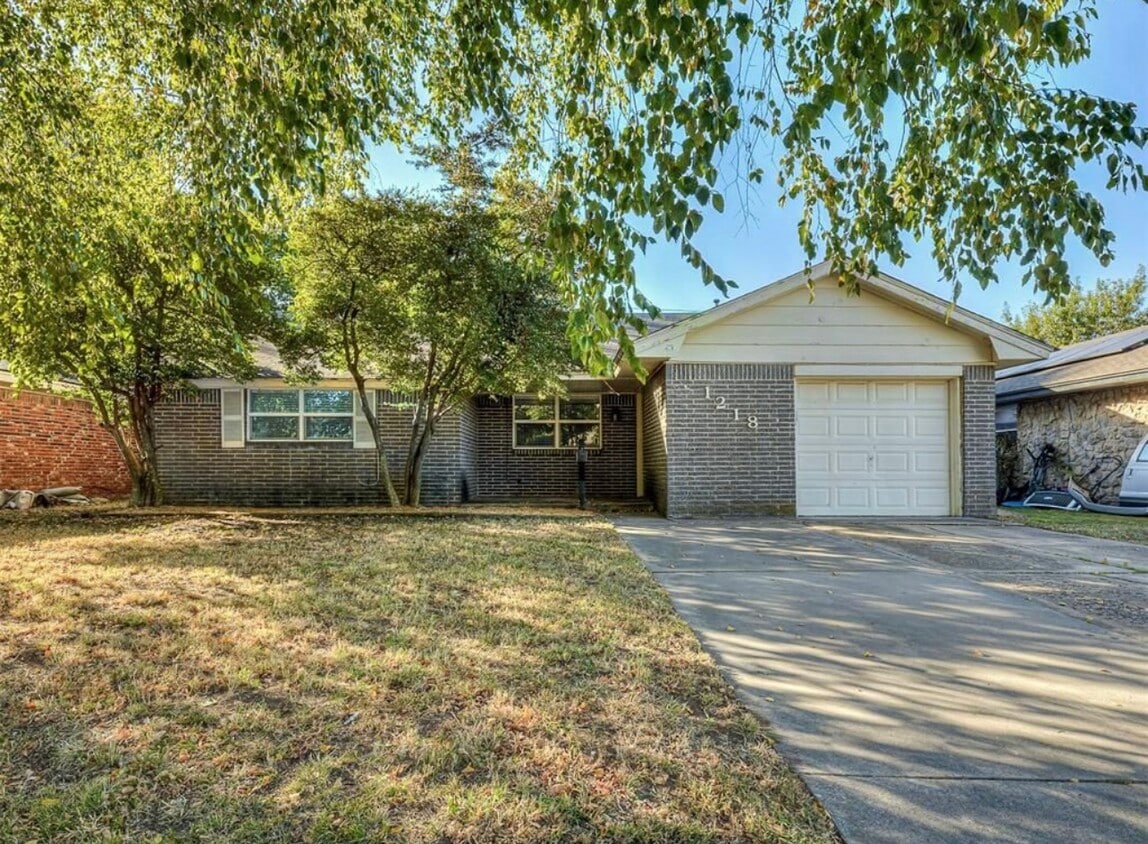 Photo - 1218 E Boyd St (Norman, OK)