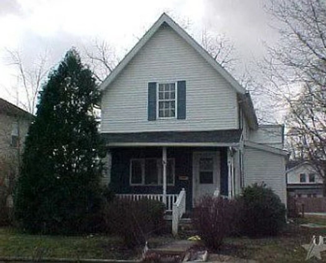 Primary Photo - 748 Henry St