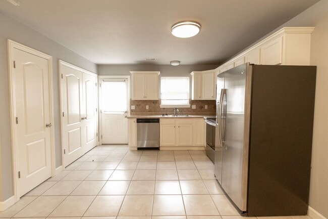 Foto del edificio - Condominium Convenience in Columbia!