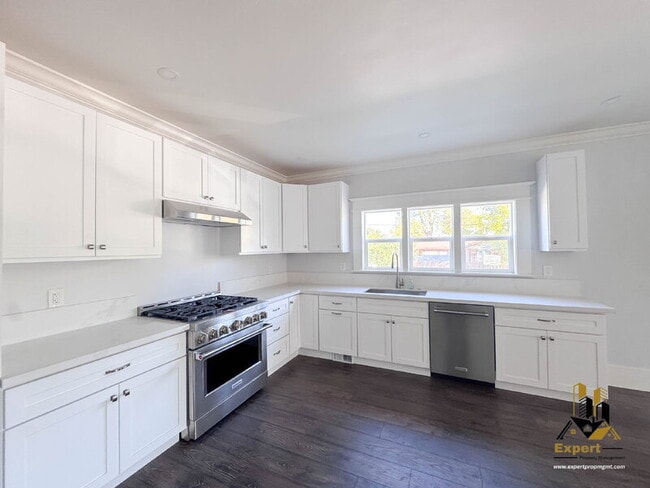 Foto del edificio - 400 Pleasant St