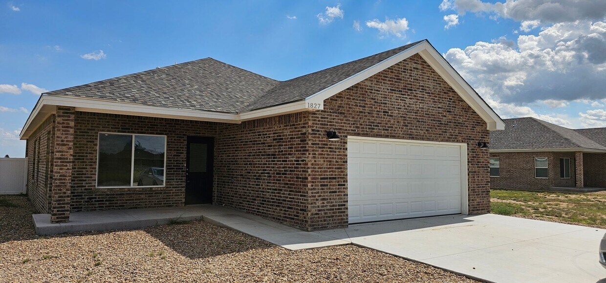 Primary Photo - BRAND NEW 3 bedroom, 2 bath home for rent ...