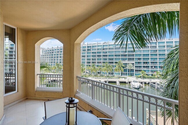 Foto del edificio - 3001 NE 185th St