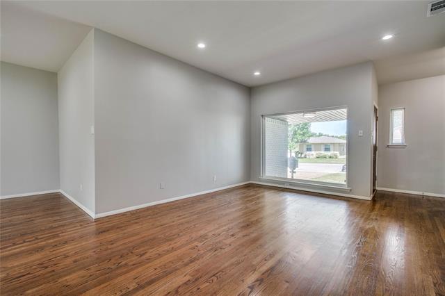 Building Photo - 9036 Clearwater Dr