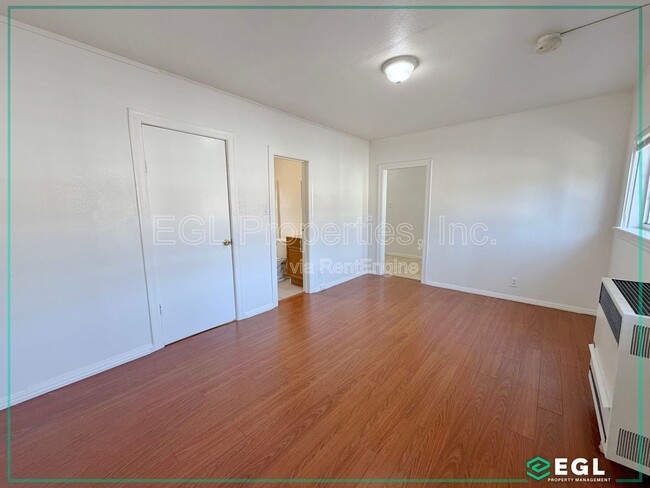 Foto del edificio - 115 N Westlake Ave