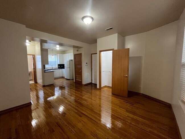Foto del edificio - 6449 S Greenwood Ave