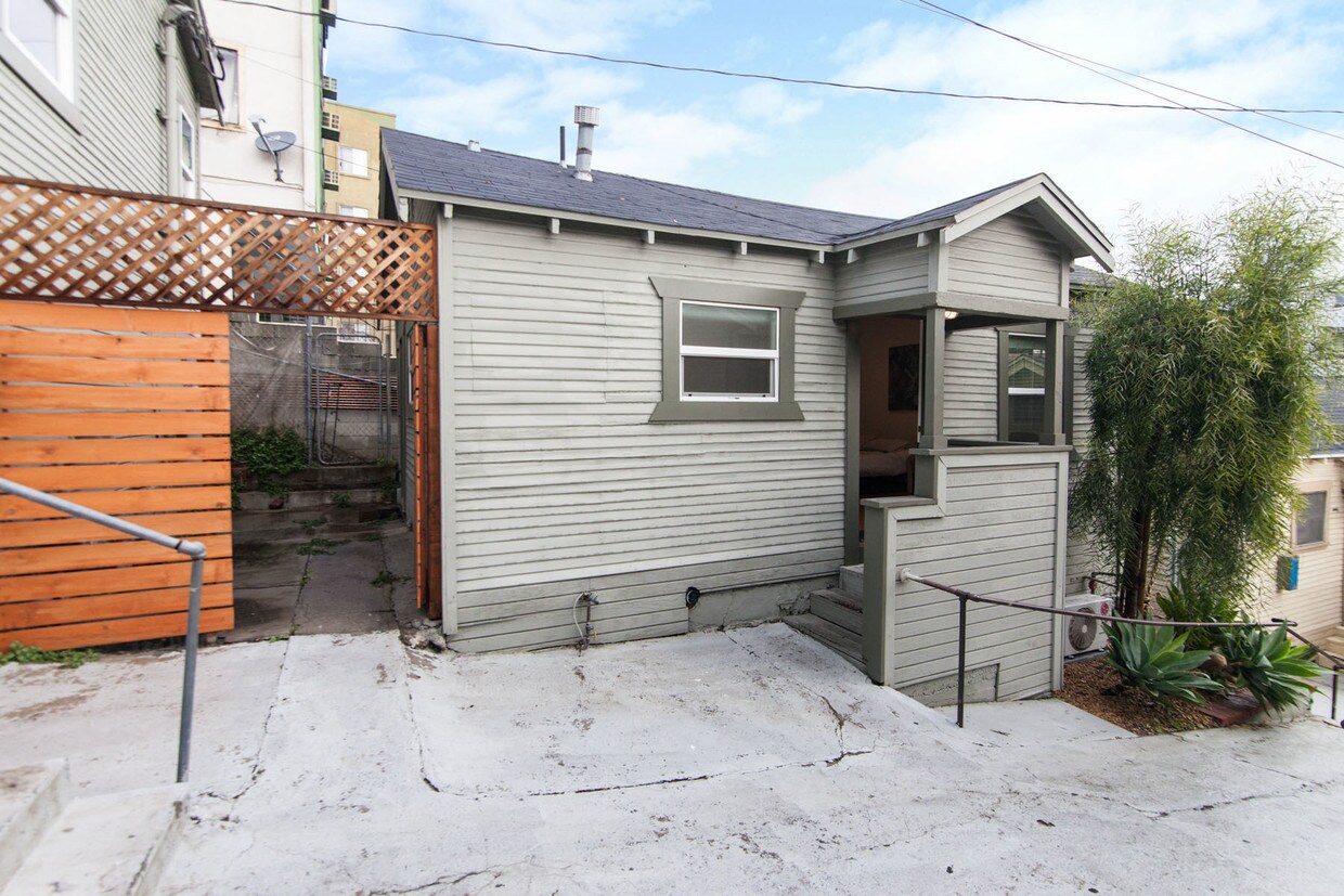 Foto principal - 1310 Sunset Blvd