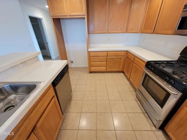 Building Photo - 916 Catamaran St