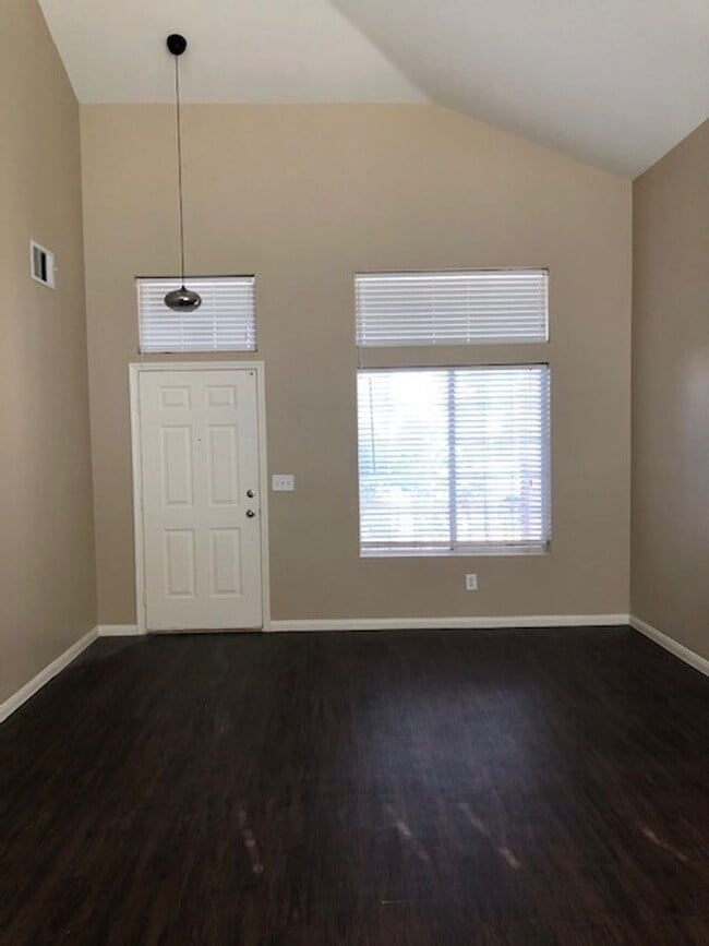 Foto del edificio - 4808 Lupita Ct