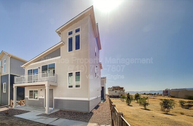 Foto del edificio - 5732 Thurless Ln