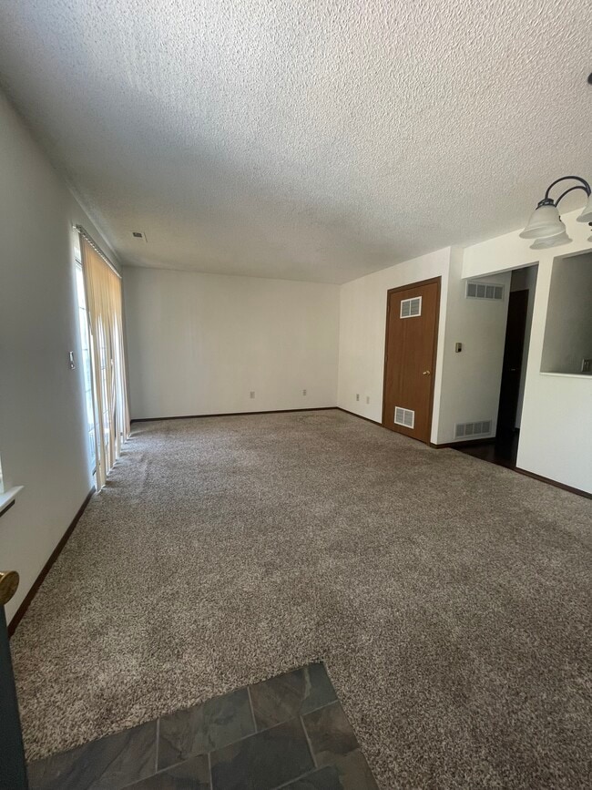 Building Photo - 220 Mount Hope Ct