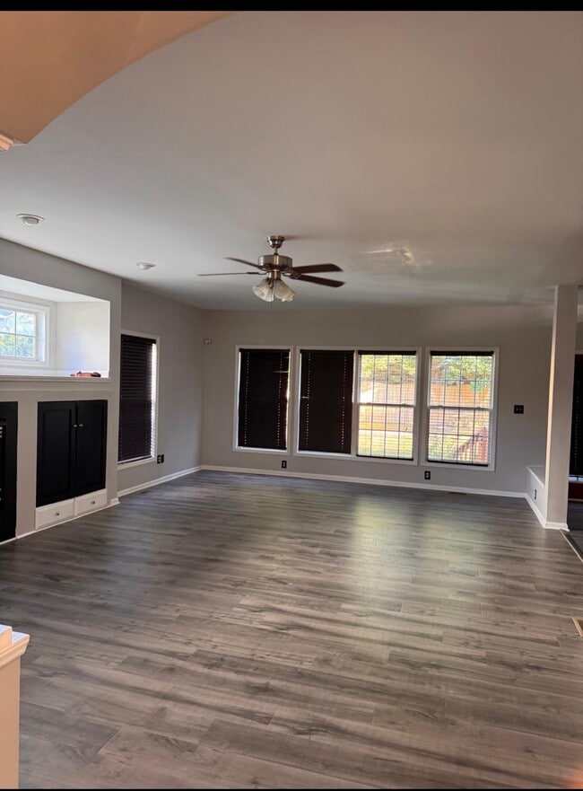 Building Photo - 5519 Southern Cross Ave