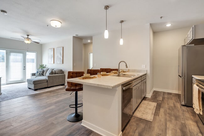 Building Photo - The Belleview - Student Friendly Housing