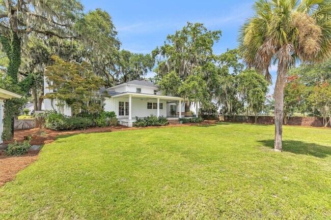 Foto del edificio - Gorgeous Waterfront Home on Isle of Hope