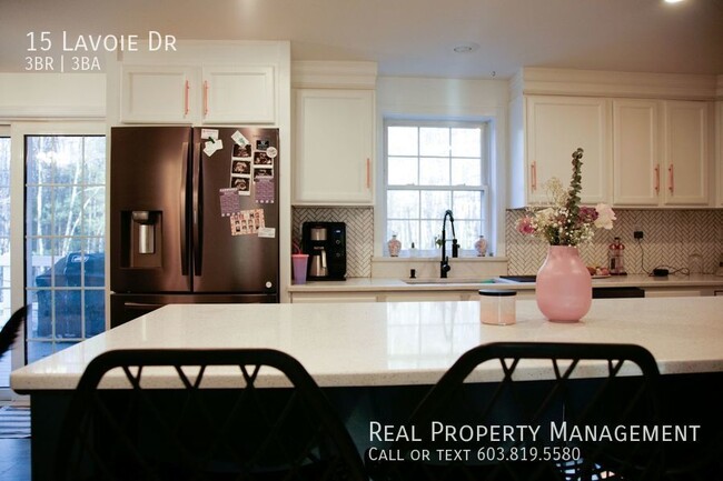 Building Photo - Inviting 3 Bed, 2.5 Bath Home Nestled in N...