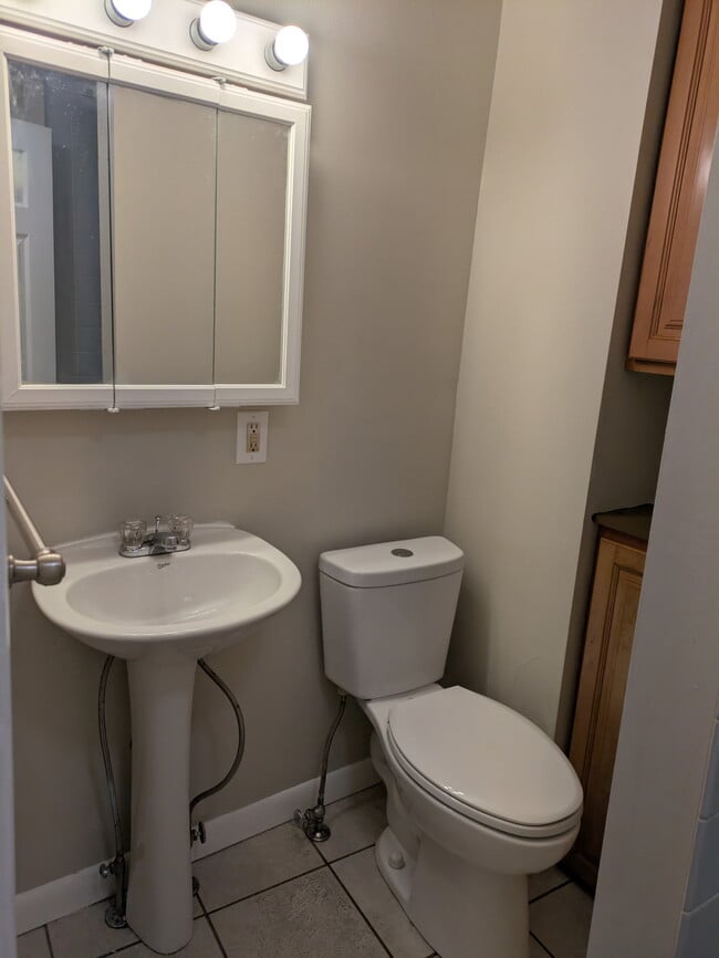 Building Photo - 306 Blair St