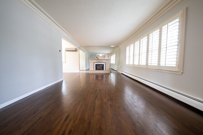 Foto del edificio - 6325 Brookview Ave