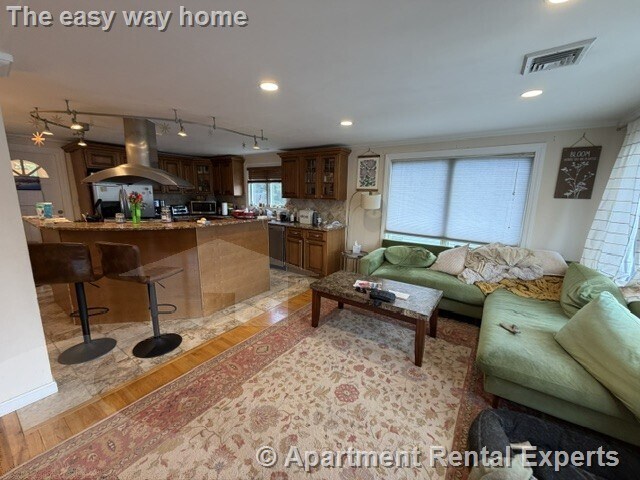 Building Photo - 167-169 Summer St Unit #1