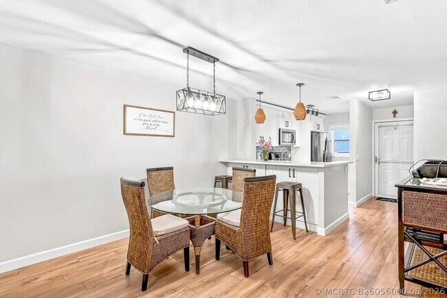 Building Photo - 9427 S Ocean Dr