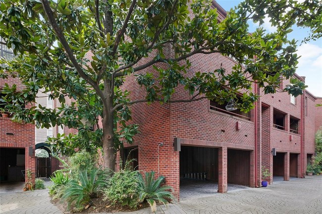 Building Photo - 1100 Richmond Ave