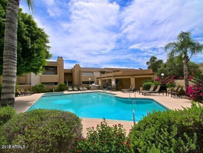 Foto del edificio - 7950 E Starlight Way