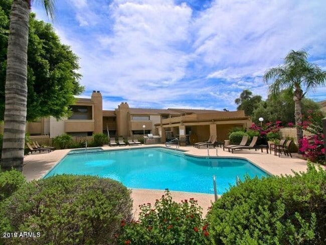 Building Photo - 7950 E Starlight Way