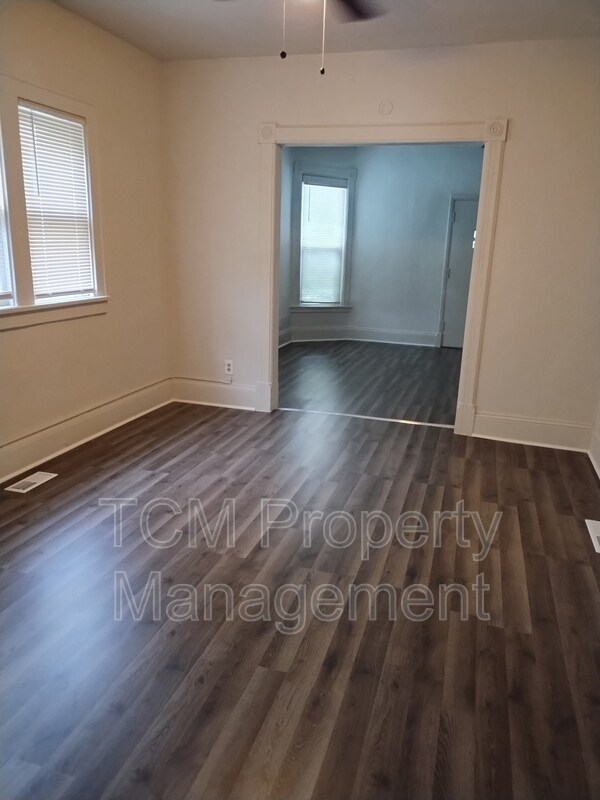 Foto del edificio - 701 Steward Ave