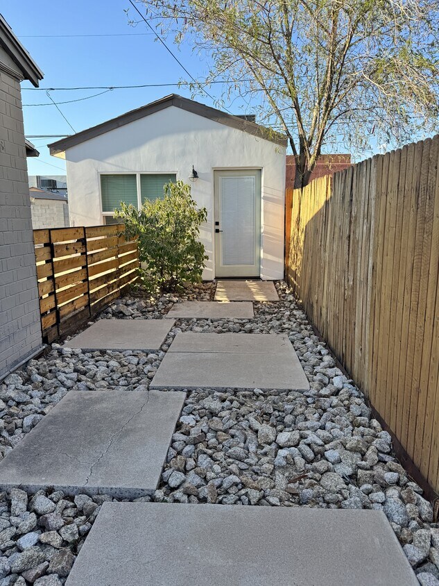 Foto principal - 366 E Weldon Ave