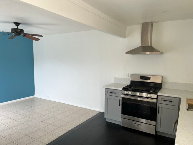 Foto del edificio - 4826 Dawes St