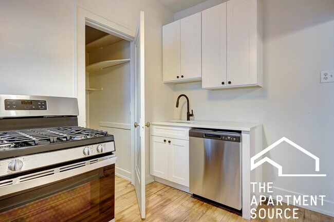 Foto del edificio - 2842 N Whipple St