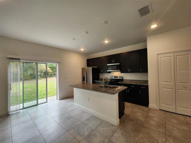Building Photo - 3650 SW 128th Pl