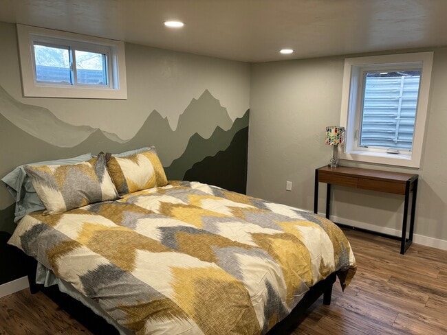 Dormitorio - 3044 W Platte Ave