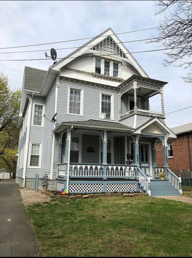 Foto del edificio - 498 Howard Ave
