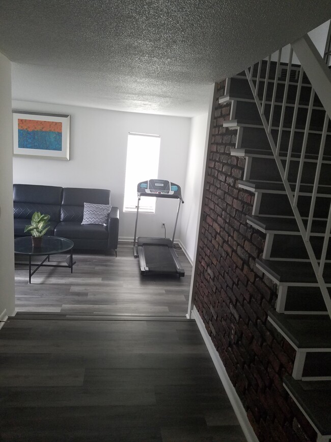 Foto del edificio - 140 Stoneridge Dr