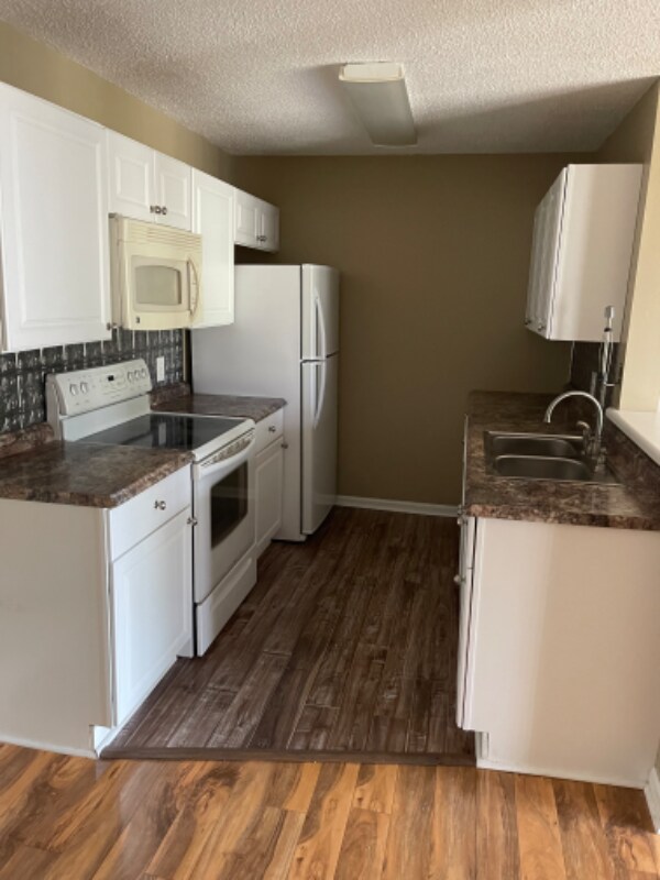 Building Photo - 8725 Chandler Dr