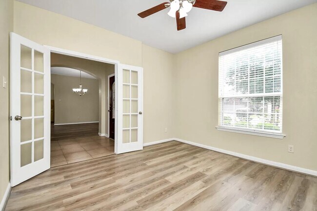 Building Photo - 6315 Bain Dr