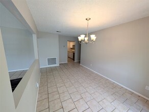 Building Photo - 2039 Wigmaker Dr