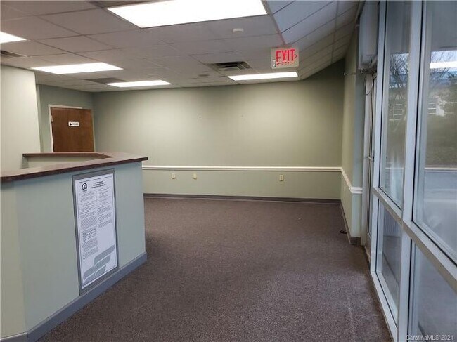 Foto del edificio - 1126 Lenoir Rhyne Blvd SE