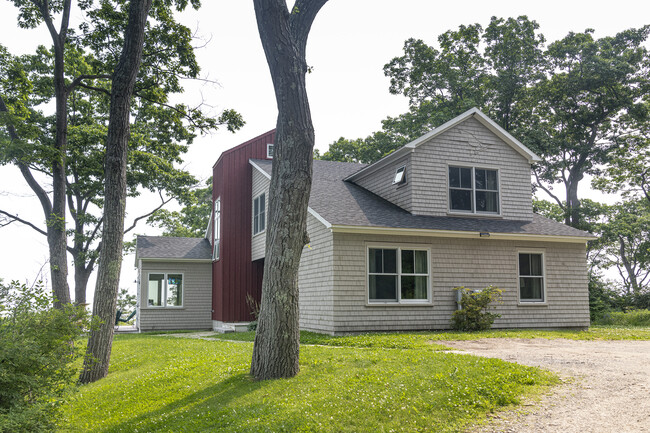 Building Photo - 51 Old Mill Rd
